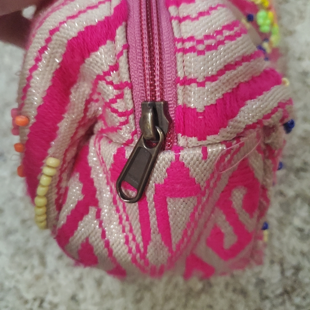 Makeup pouch 👝 - Picture 3 of 4